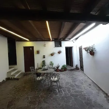 Bed and breakfast Maestrale 3*
