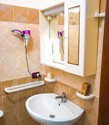 Maestrale Bed & Breakfast 3*